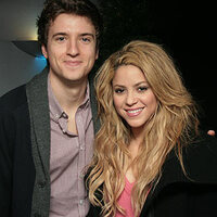 091207_shakira_300.jpg