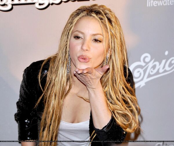 big_shakira_launch_7833.jpg