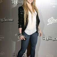 shakira_stone_cover_03.jpg