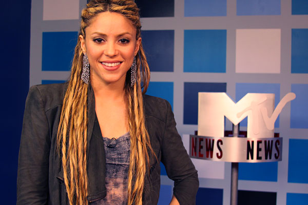 2009_nov_evolution_shakira.jpg