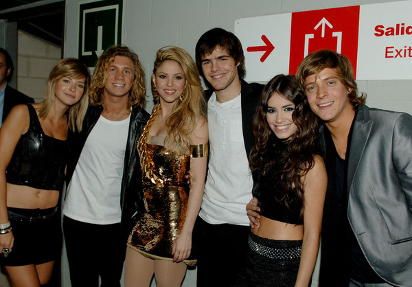 TEENANGELS-CON-SHAKIRA2.jpg