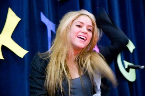 2009_0119_shakira7.jpg