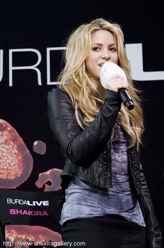 Shakira_07123813.jpg