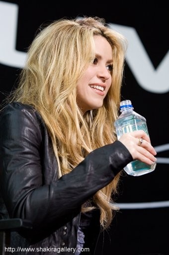 Shakira_13123819.jpg