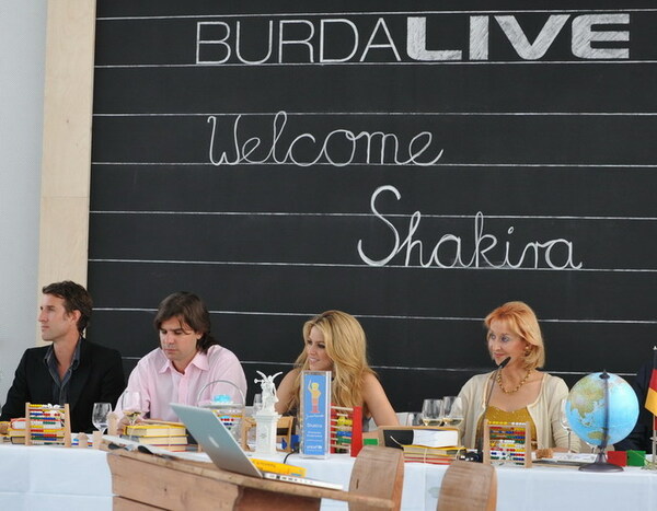 BURDA_LIVE_mit_Shakira_AK.jpg