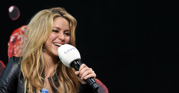 Shakira-BURDA_LIVE_event_in_Offenburg-12_122_2lo.jpg