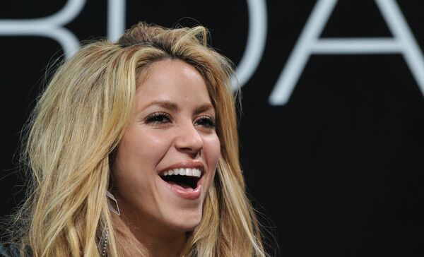 Shakira-BURDA_LIVE_event_in_Offenburg-20_122_1150lo.jpg