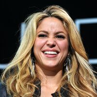 Shakira-BURDA_LIVE_event_in_Offenburg-01_122_159lo.jpg