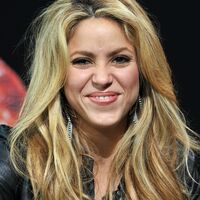 Shakira-BURDA_LIVE_event_in_Offenburg-04_122_220lo.jpg