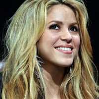 Shakira-BURDA_LIVE_event_in_Offenburg-05_122_557lo.jpg