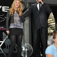 Shakira-BURDA_LIVE_event_in_Offenburg-26_122_71lo.jpg