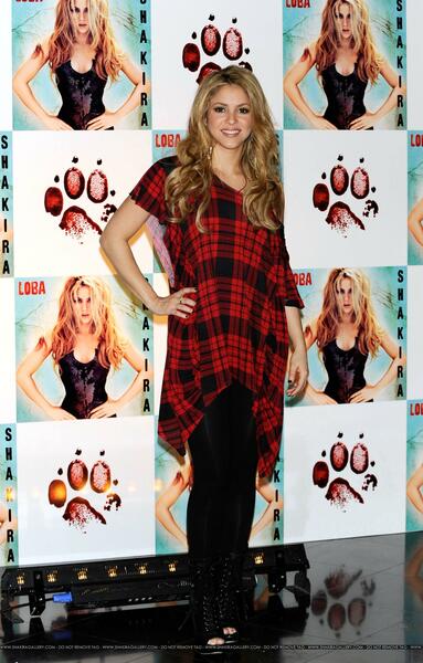 ~Estrellas_Latinas~Shakira_es_una_Loba_Suelta_en_Madrid~MW_SEULSEM090929_06.jpg