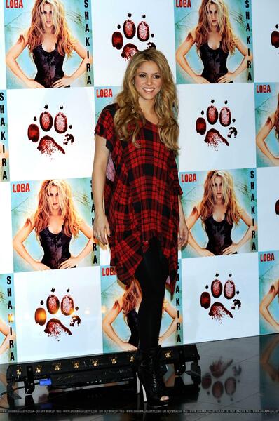 ~Estrellas_Latinas~Shakira_es_una_Loba_Suelta_en_Madrid~MW_SEULSEM090929_08.jpg