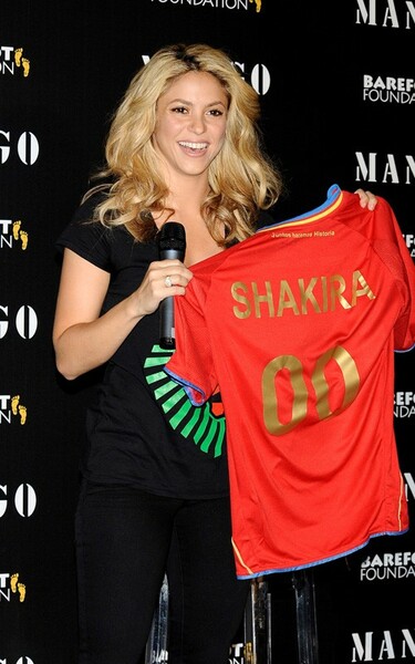 shakira-060410-9.jpg