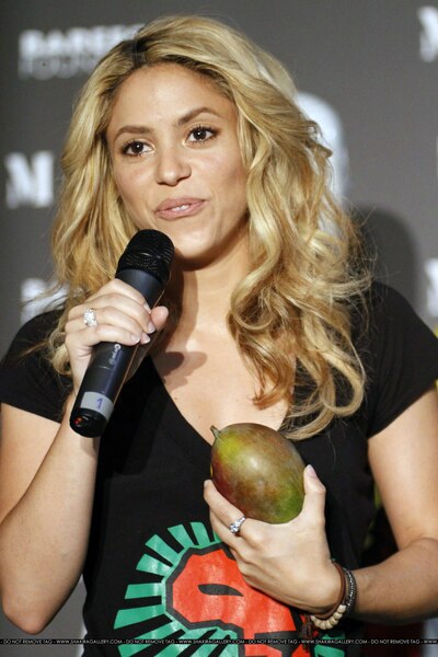 shakiragallery_shakira_mango_281429.jpg