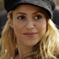 shakira-2010-7-8-8-21-40.jpg