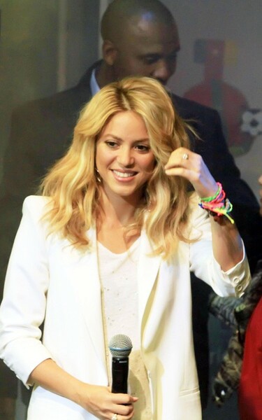 shakira-060910-1.jpg