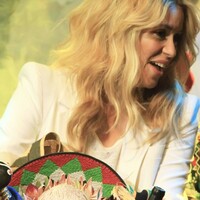 shakira-060910-4.jpg