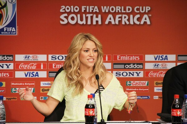 shakira_world_cup_1_2921350_28229.jpg