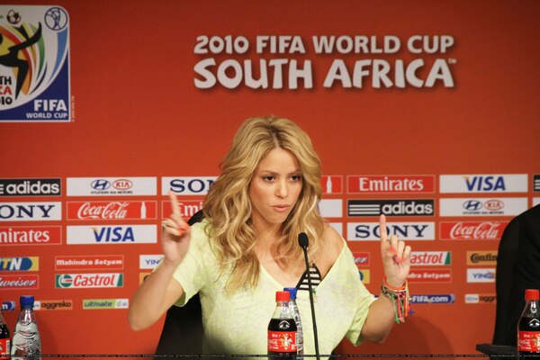 shakira_world_cup_1_2921350_28429.jpg