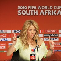 shakira_world_cup_1_2921350_28429.jpg