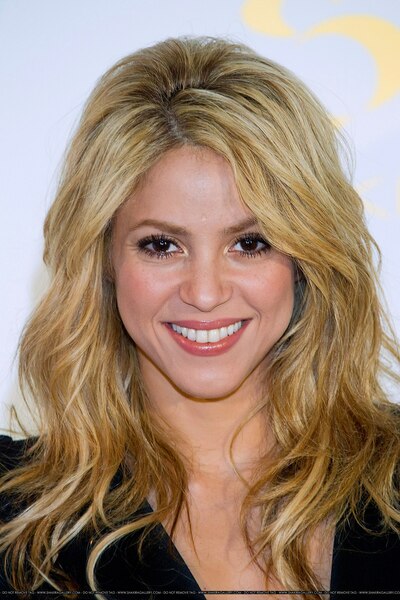 FP_5247547_TRG_Shakira_Fragrance_062210.jpg