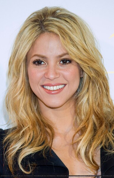 FP_5247548_TRG_Shakira_Fragrance_062210.jpg