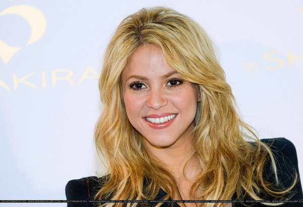 FP_5247549_TRG_Shakira_Fragrance_062210.jpg