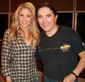 shakira-y-arturo-barrientos-300x289.jpg