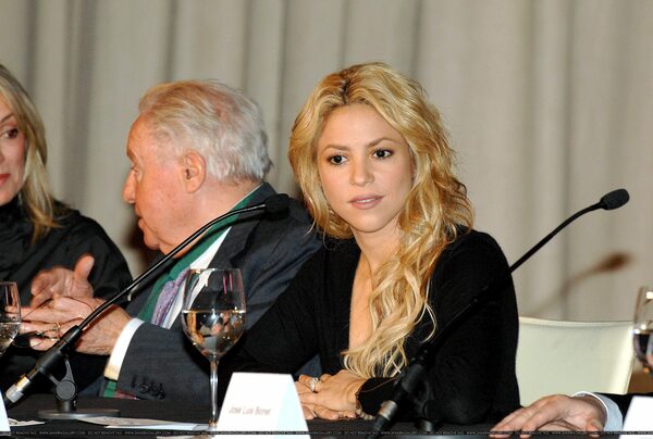 big_shakira_2253.jpg