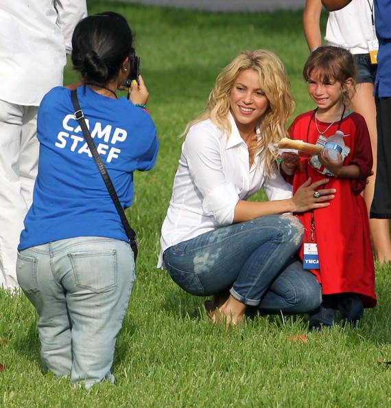 Shakira2BShakira2BAttends2BPies2BDescalzos2Bpique2BPress2B1_281829.jpg