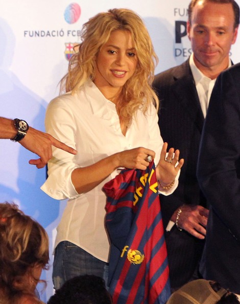 Shakira2BShakira2BAttends2BPies2BDescalzos2Bpique2BPress2B29.jpg