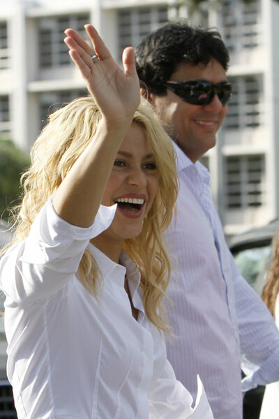 shakira2Bpress2Bpique2Bmiami_281729.jpg