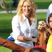 Shakira2BShakira2BAttends2BPies2BDescalzos2Bpique2BPress2B1_281129.jpg