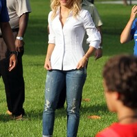 Shakira2BShakira2BAttends2BPies2BDescalzos2Bpique2BPress2B1_281529.jpg