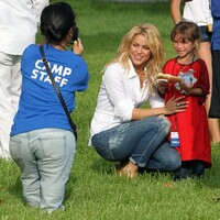 Shakira2BShakira2BAttends2BPies2BDescalzos2Bpique2BPress2B1_281829.jpg