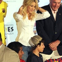 Shakira2BShakira2BAttends2BPies2BDescalzos2Bpique2BPress2B26.jpg