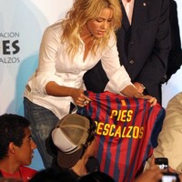 Shakira2BShakira2BAttends2BPies2BDescalzos2Bpique2BPress2B28.jpg