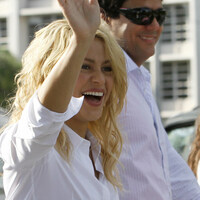 shakira2Bpress2Bpique2Bmiami_281729.jpg