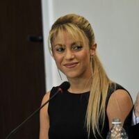 06Shakira1.JPG