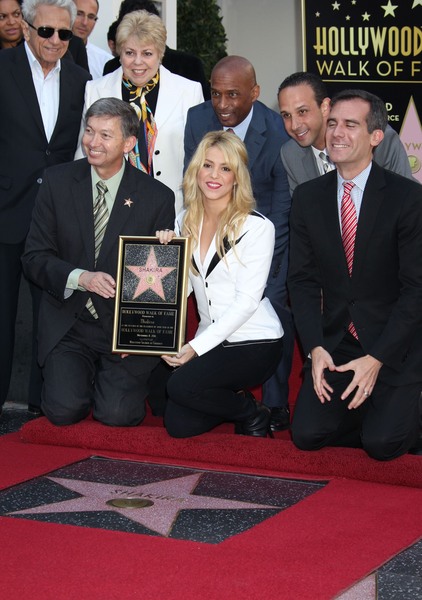 SHAKIRA_RECEIVINGSTAR_283229.JPG