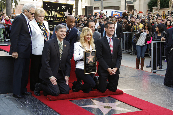 Shakira_HONORED_282229.jpg