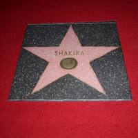 SHAKIRA_RECEIVINGSTAR_28929.jpg