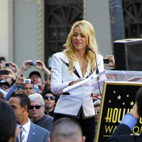 STAR_Shakira_281429.jpg