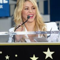 Shakira2BShakira2BReceiving2BStar2BHollywood2BWalk2B-CszUeGeF71l.jpg