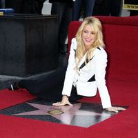 Shakira2BShakira2BReceiving2BStar2BHollywood2BWalk2Bdol5E2STn2jl.jpg