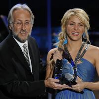 45301_Shakira27_122_40lo.jpg