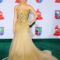 Shakira2B12th2BAnnual2BLatin2BGRAMMY2BAwards2BArrivals2BN7KM6EDY8Opl.jpg