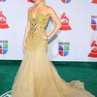 Shakira2B12th2BAnnual2BLatin2BGRAMMY2BAwards2BArrivals2BU4_3D9j44Mhl.jpg