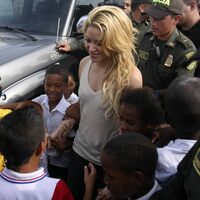 27643_Tikipeter_Shakira_Lays_the_Foundation_Stone_013_123_512lo.jpg